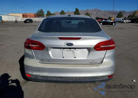 2015 Ford Focus Se z USA, uszkodzony, nr VIN 1FADP3F25FL384801